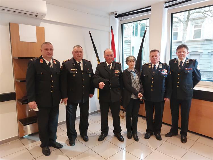 Slika /slike/Dodjela odlikovanja Gerhard Lai1.jpg